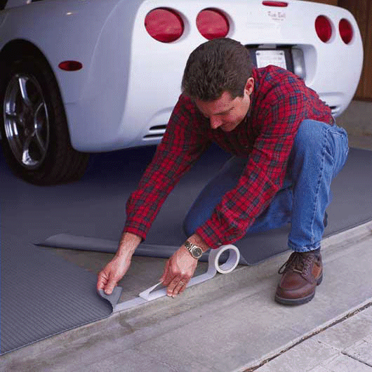 flooring-garage-install.gif